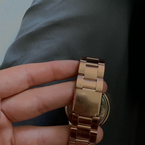 Micheal Kors Watch - Picture 2 of 5